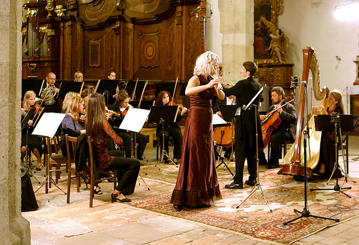 Ženy a Mozart, klášterní kostel, 26.8.2006, Královský hudební festival Zlatá Koruna, foto: © 2006 Lubor Mrázek