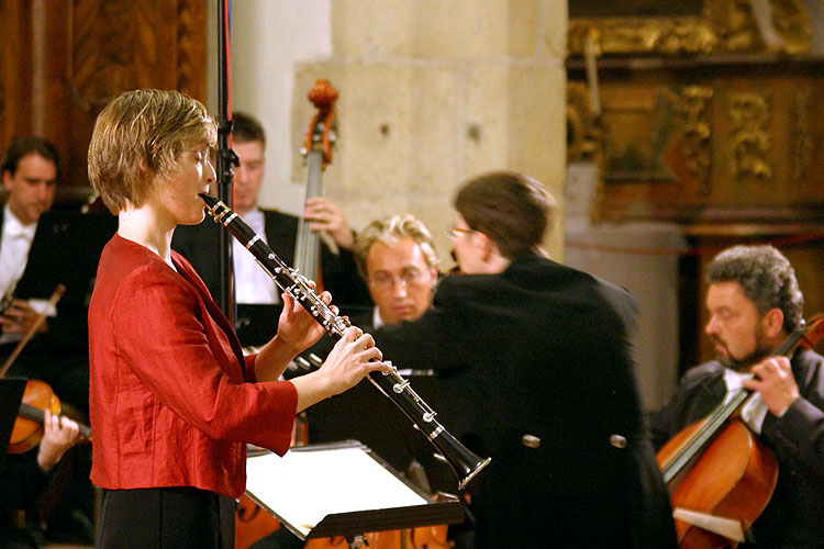 Ženy a Mozart, klášterní kostel, 26.8.2006, Královský hudební festival Zlatá Koruna, foto: © 2006 Lubor Mrázek
