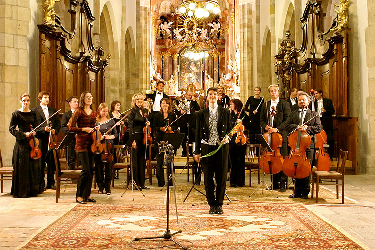 Frauen und Mozart, Klosterkirche, 26.8.2006, Königliches Musikfestival Zlatá Koruna, Foto: © 2006 Lubor Mrázek