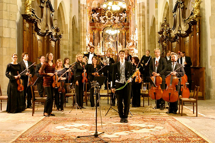 Ženy a Mozart, klášterní kostel, 26.8.2006, Královský hudební festival Zlatá Koruna, foto: © 2006 Lubor Mrázek