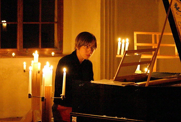 Monika Knoblochová - Cemballo, Abtei - Eingangshalle, 12.9.2006, Königliches Musikfestival Zlatá Koruna, Foto: © 2006 Lubor Mrázek