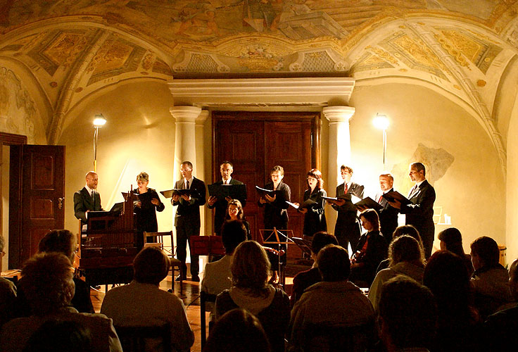 Vokální soubor Dyškanti, umělecký vedoucí - Martin Horyna, vstupní sál opatství, 14.9.2006, Královský hudební festival Zlatá Koruna, foto: © 2006 Lubor Mrázek