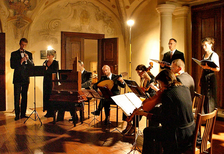 Vokální soubor Dyškanti, umělecký vedoucí - Martin Horyna, vstupní sál opatství, 14.9.2006, Královský hudební festival Zlatá Koruna, foto: © 2006 Lubor Mrázek