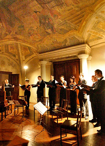 Vokalorchester Dyškanti, Kunstleiter - Martin Horyna, Abtei - Eingangshalle, 14.9.2006, Königliches Musikfestival Zlatá Koruna, Foto: © 2006 Lubor Mrázek