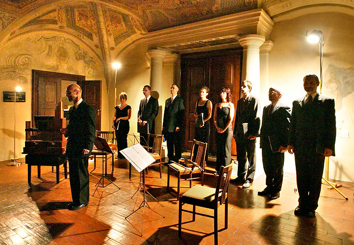 Vocal Chorus Dyškanti, artistic director - Martin Horyna, Abbey - Entrance Hall, 14th September 2006, Zlatá Koruna Royal Music Festival, photo: © 2006 Lubor Mrázek