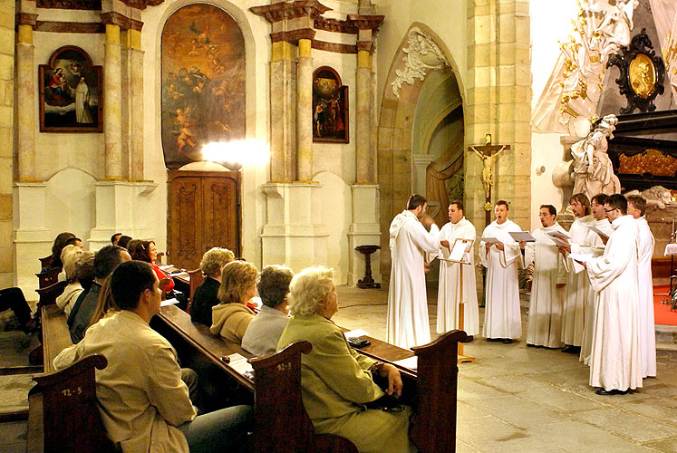 Schola Gregoriana Pragensis, Klosterkirche, 28.9.2006, Königliches Musikfestival Zlatá Koruna, Foto: © 2006 Lubor Mrázek