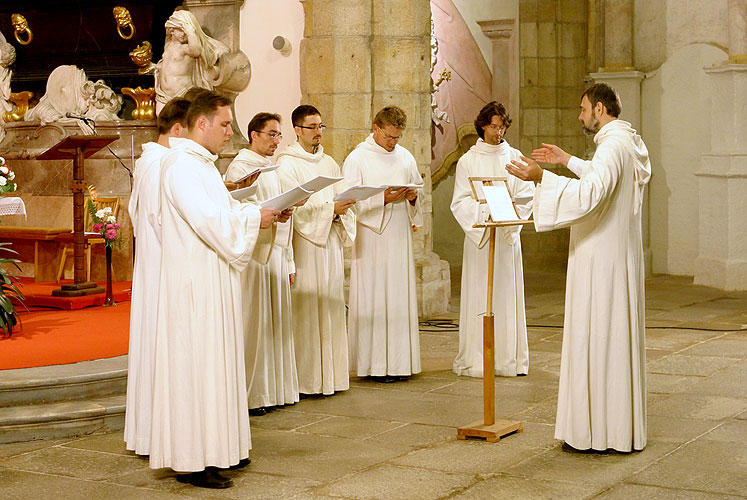 Schola Gregoriana Pragensis, Klosterkirche, 28.9.2006, Königliches Musikfestival Zlatá Koruna, Foto: © 2006 Lubor Mrázek