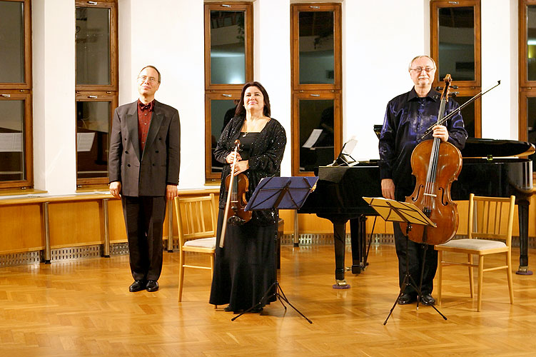 Czech Trio, Křemže - Town Hall, 3rd October 2006, Zlatá Koruna Royal Music Festival, photo: © 2006 Lubor Mrázek