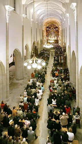 Wolfgang Amadeus Mozart - Requiem d moll, klášterní kostel, 5.10.2006, Královský hudební festival Zlatá Koruna, foto: © 2006 Lubor Mrázek