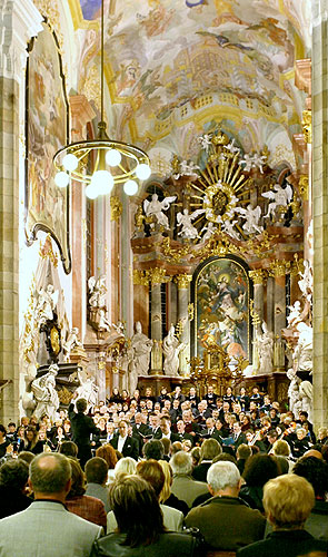 Wolfgang Amadeus Mozart - Requiem d moll, klášterní kostel, 5.10.2006, Královský hudební festival Zlatá Koruna, foto: © 2006 Lubor Mrázek