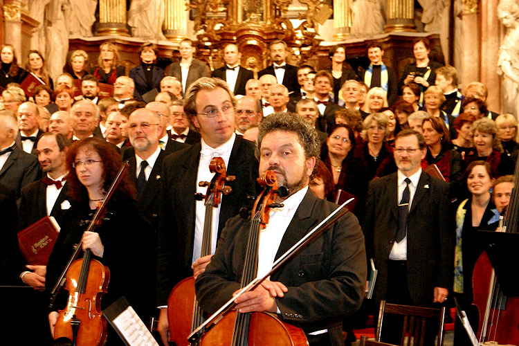 Wolfgang Amadeus Mozart - Requiem d moll, Closter Church, 5th October 2006, Zlatá Koruna Royal Music Festival, photo: © 2006 Lubor Mrázek