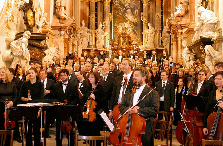 Wolfgang Amadeus Mozart - Requiem d moll, Closter Church, 5th October 2006, Zlatá Koruna Royal Music Festival, photo: © 2006 Lubor Mrázek