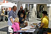 Programm auf dem Hauptplatz Náměstí Svornosti in Český Krumlov, Tag mit Handicap - Tag ohne Barrieren, 9. und 10. September 2006, Foto: © 2006 Lubor Mrázek 