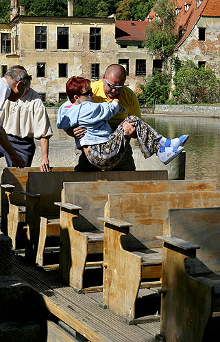 Flossrundfahrt auf Moldau und Kletterwand im Stadtpark, Tag mit Handicap - Tag ohne Barrieren, 9. und 10. September 2006, Foto: © 2006 Lubor Mrázek