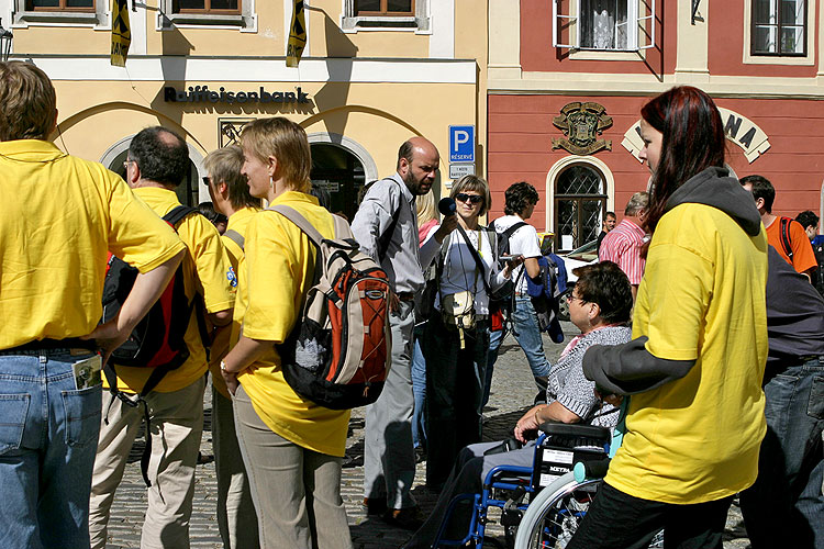 Speciální prohlídky města Český Krumlov pro handicapované, Den s handicapem - Den bez bariér, 9. a 10. září 2006, foto: © 2006 Lubor Mrázek