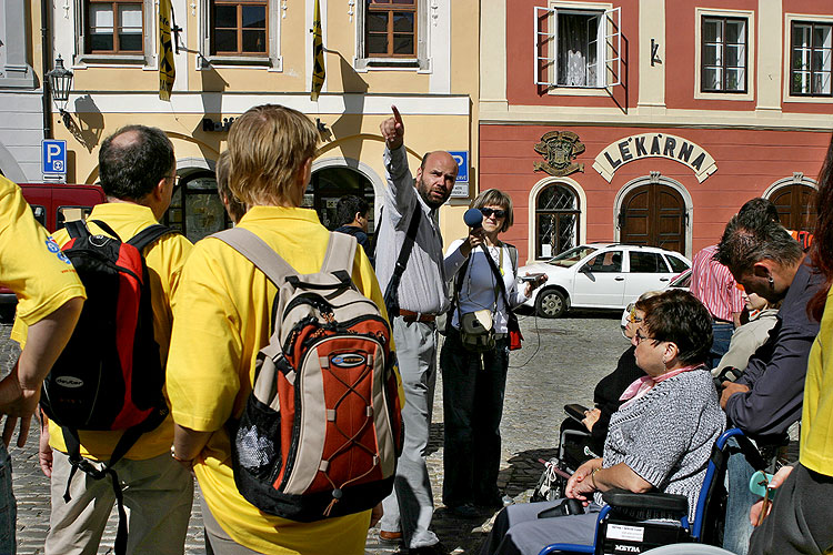 Spezielle Besichtigungen der Stadt Český Krumlov für Leute mit Behinderungen, Tag mit Handicap - Tag ohne Barrieren, 9. und 10. September 2006, Foto: © 2006 Lubor Mrázek