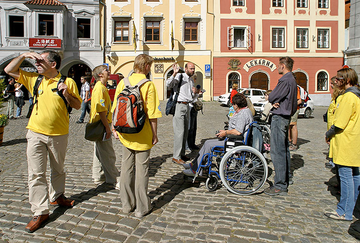 Spezielle Besichtigungen der Stadt Český Krumlov für Leute mit Behinderungen, Tag mit Handicap - Tag ohne Barrieren, 9. und 10. September 2006, Foto: © 2006 Lubor Mrázek