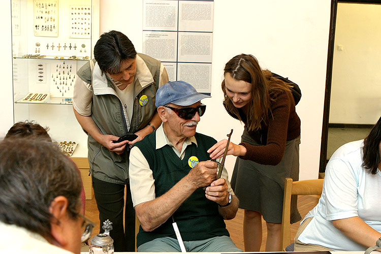 Spezielle Besichtigungen der Stadt Český Krumlov für Leute mit Behinderungen, Tag mit Handicap - Tag ohne Barrieren, 9. und 10. September 2006, Foto: © 2006 Lubor Mrázek