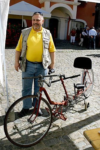 Programm auf dem Hauptplatz Náměstí Svornosti in Český Krumlov, Tag mit Handicap - Tag ohne Barrieren, 9. und 10. September 2006, Foto: © 2006 Lubor Mrázek