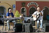 Programm auf dem Hauptplatz Náměstí Svornosti in Český Krumlov, Tag mit Handicap - Tag ohne Barrieren, 9. und 10. September 2006, Foto: © 2006 Lubor Mrázek 