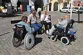 Programm auf dem Hauptplatz Náměstí Svornosti in Český Krumlov, Tag mit Handicap - Tag ohne Barrieren, 9. und 10. September 2006, Foto: © 2006 Lubor Mrázek 