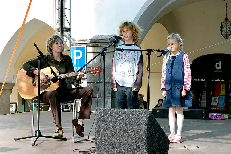 Koncert hvězd - hrají úspěšní účastníci letošní Dětské Porty, Svatováclavské slavnosti v Českém Krumlově, 28.9. - 1.10.2006, foto: © Lubor Mrázek