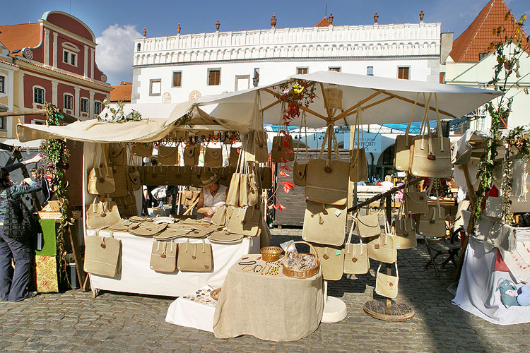 St.-Wenzels-Markt am Stadtplatz Svornosti, St.-Wenzels-Fest in Český Krumlov, 28.9. - 1.10.2006, Foto: © Lubor Mrázek