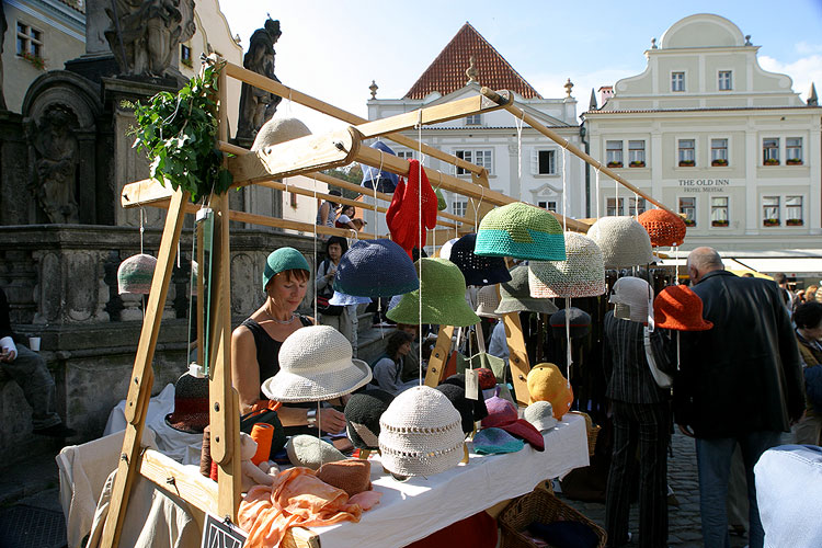 St.-Wenzels-Markt am Stadtplatz Svornosti, St.-Wenzels-Fest in Český Krumlov, 28.9. - 1.10.2006, Foto: © Lubor Mrázek