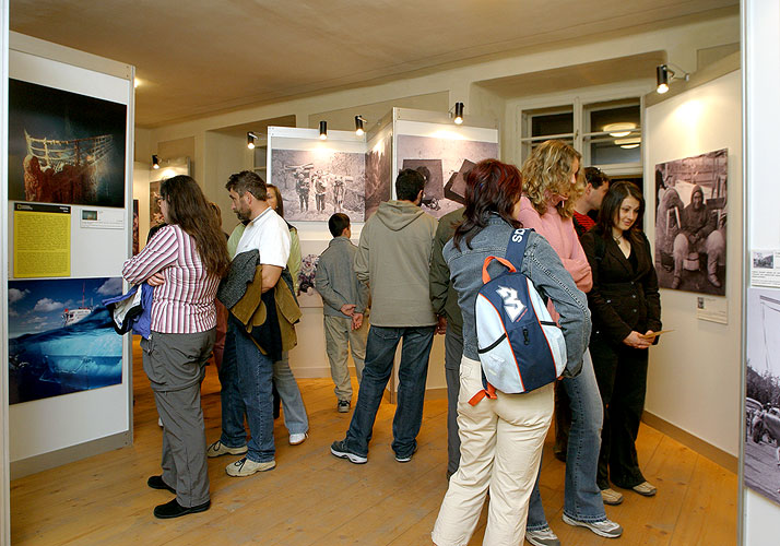 Schlossapotheke, I. Schlosshof, St.-Wenzels-Nacht der geöffneten Museen und Galerien, St.-Wenzels-Fest in Český Krumlov, 28.9. - 1.10.2006, Foto: © Lubor Mrázek