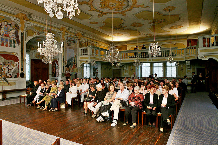 Smyčcový orchestr Český Krumlov, Jan Adamus - hoboj, Martin Peschík - dirigent, Maškarní sál zámku Český Krumlov, 28.6.2007, Festival komorní hudby Český Krumlov, foto: © 2007 Lubor Mrázek