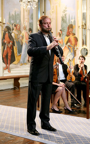 Smyčcový orchestr Český Krumlov, Jan Adamus - hoboj, Martin Peschík - dirigent, Maškarní sál zámku Český Krumlov, 28.6.2007, Festival komorní hudby Český Krumlov, foto: © 2007 Lubor Mrázek