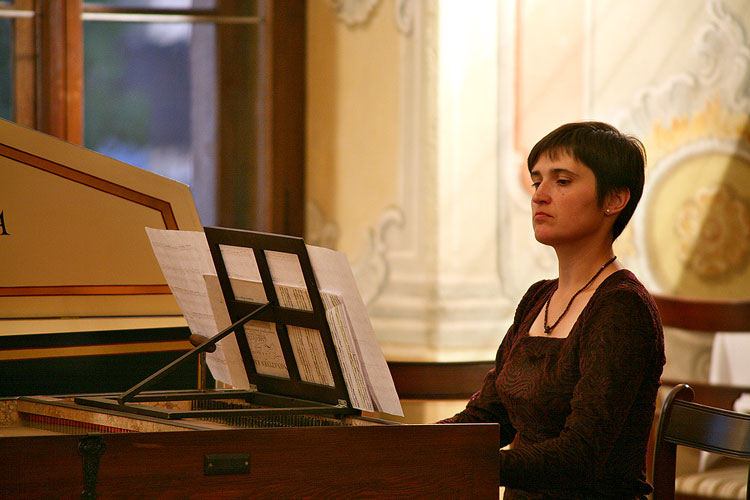 Johan Sebastian Bach a synové, Edita Keglerová a Iva Štrynclová - cembala, Prokyšův sál Prelatury, 4.7.2007, Festival komorní hudby Český Krumlov, foto: © 2007 Lubor Mrázek