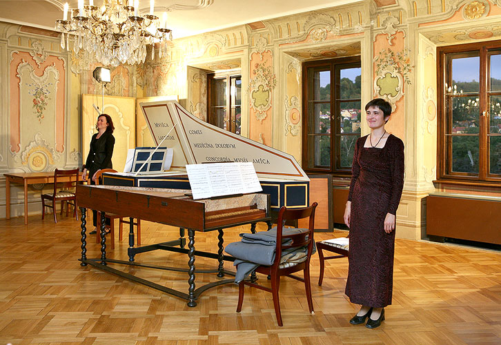 Johan Sebastian Bach a synové, Edita Keglerová a Iva Štrynclová - cembala, Prokyšův sál Prelatury, 4.7.2007, Festival komorní hudby Český Krumlov, foto: © 2007 Lubor Mrázek