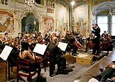 Jihočeská komorní filharmonie, Jan Páleníček - violoncello, Stanislav Vavřínek - dirigent, Maškarní sál zámku Český Krumlov, 7.7.2007, Festival komorní hudby Český Krumlov, foto: © 2007 Lubor Mrázek 