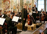 Jihočeská komorní filharmonie, Jan Páleníček - violoncello, Stanislav Vavřínek - dirigent, Maškarní sál zámku Český Krumlov, 7.7.2007, Festival komorní hudby Český Krumlov, foto: © 2007 Lubor Mrázek 