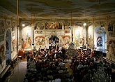 Southbohemian Chamber Philharmony, Jan Páleníček - violoncello, Stanislav Vavřínek - conductor, Masquerade hall of chateau Český Krumlov, 7.7.2007, Festival of Chamber Music Český Krumlov, photo: © 2007 Lubor Mrázek 