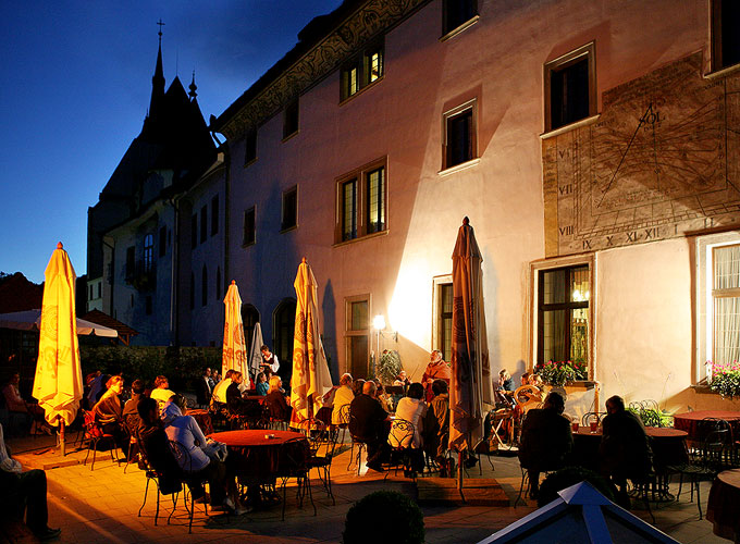 Píseň je touha - Nokturno, Chairé Příbram, terasa Hotelu Růže, 7.7.2007, Festival komorní hudby Český Krumlov, foto: © 2007 Lubor Mrázek