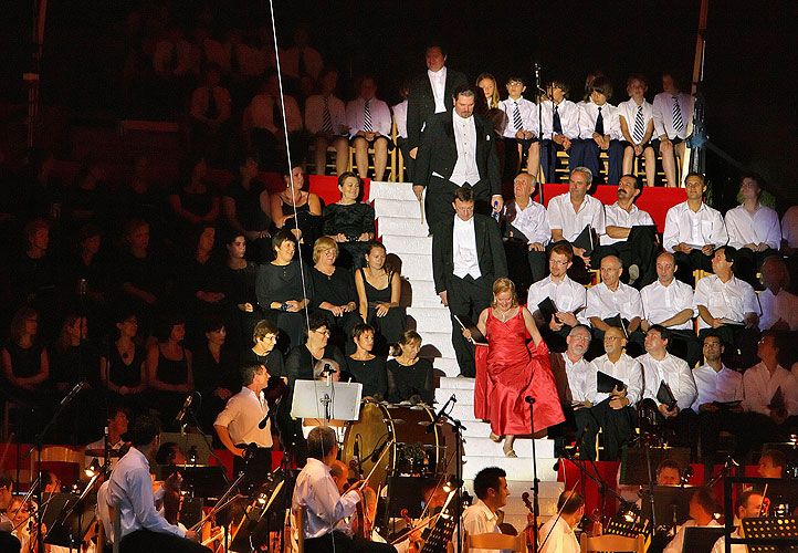 Carl Orff: Carmina Burana, Castle South Terrace, 20.7.2007, International Music Festival Český Krumlov, source: © Auviex s.r.o., photo: Libor Sváček