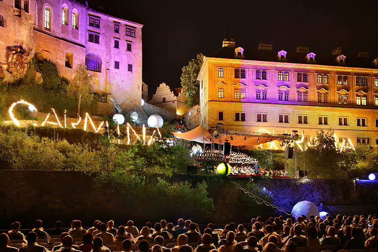 Carl Orff: Carmina Burana, Südliche Schloss-terrassen, 20.7.2007, Internationales Musikfestival Český Krumlov, Bildsquelle: © Auviex s.r.o., Foto: Libor Sváček