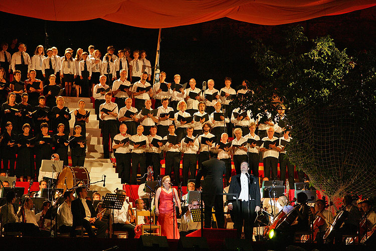 Carl Orff: Carmina Burana, Südliche Schloss-terrassen, 20.7.2007, Internationales Musikfestival Český Krumlov, Bildsquelle: © Auviex s.r.o., Foto: Libor Sváček