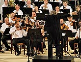 Pavel Šporcl, Joo Young Oh (South Korea) – violin,Czech Radio Symphony Orchestra, Conductor: Amos Talmon (Israel), Castle Riding Hall, 21.7.2007, International Music Festival Český Krumlov, source: © Auviex s.r.o., photo: Libor Sváček 