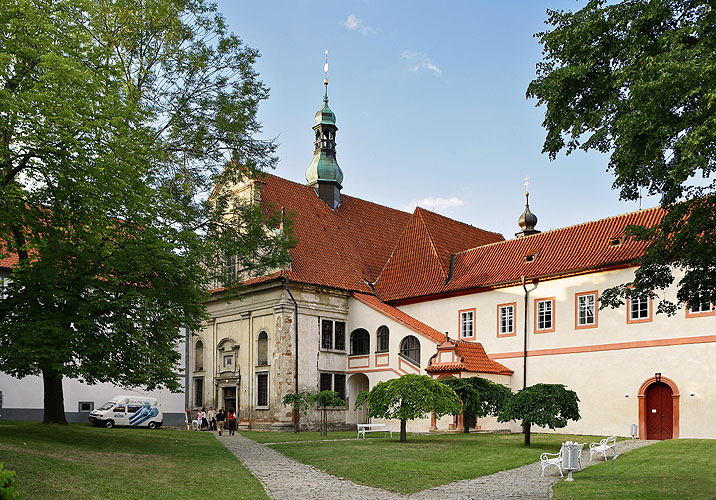 Orgel-Recital - Emanuele Cardi (Italien), Klosterkirche des Ordens der Kreuzherren mit dem roten Stern, 22.7.2007, Internationales Musikfestival Český Krumlov, Bildsquelle: © Auviex s.r.o., Foto: Libor Sváček