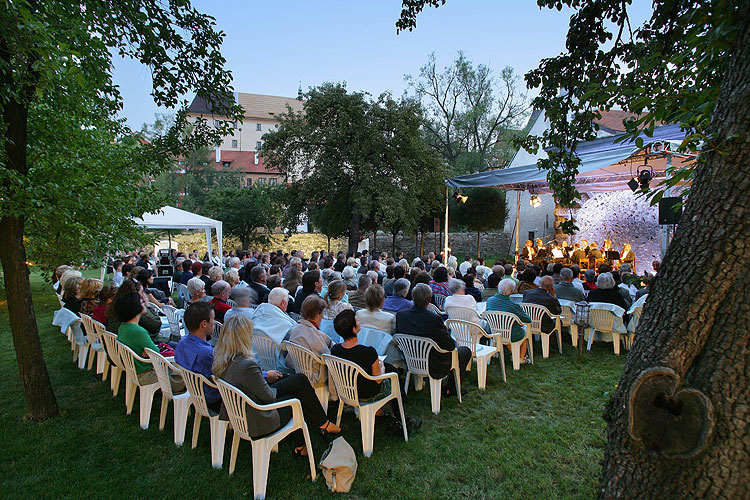 Harmonia Mozartiana Pragensis, Zahrada Kooperativy, 27.7.2007, Mezinárodní hudební festival Český Krumlov, zdroj: © Auviex s.r.o., foto: Libor Sváček