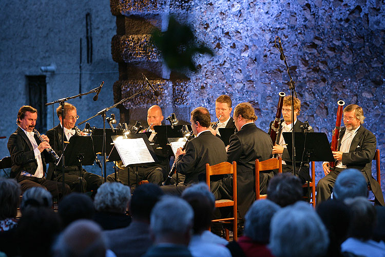 Harmonia Mozartiana Pragensis, Kooperativa - garden, 27.7.2007, International Music Festival Český Krumlov, source: © Auviex s.r.o., photo: Libor Sváček