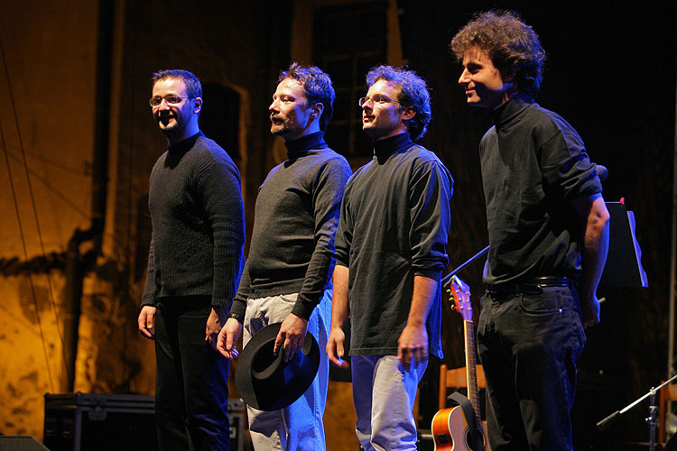 Franzősischer Abend - Musik und Spezialitäten des „süßen“ Frankreichs, Brauereigarten, 28.7.2007, Internationales Musikfestival Český Krumlov, Bildsquelle: © Auviex s.r.o., Foto: Libor Sváček