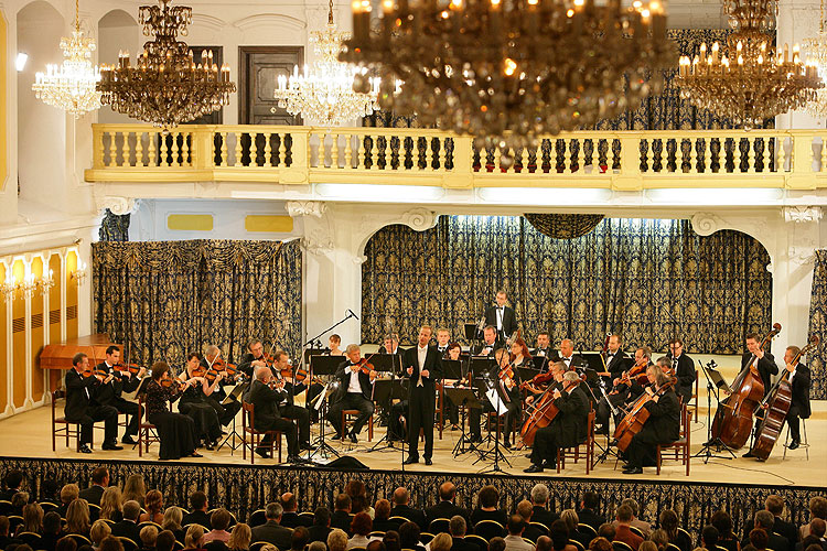 Váslav Hudeček (Geige), Petr Schöne (Baryton), Prager Kammerorchester, Schlossreitschule, 17.8.2007, Internationales Musikfestival Český Krumlov, Bildsquelle: Auviex s.r.o., Foto: Libor Sváček