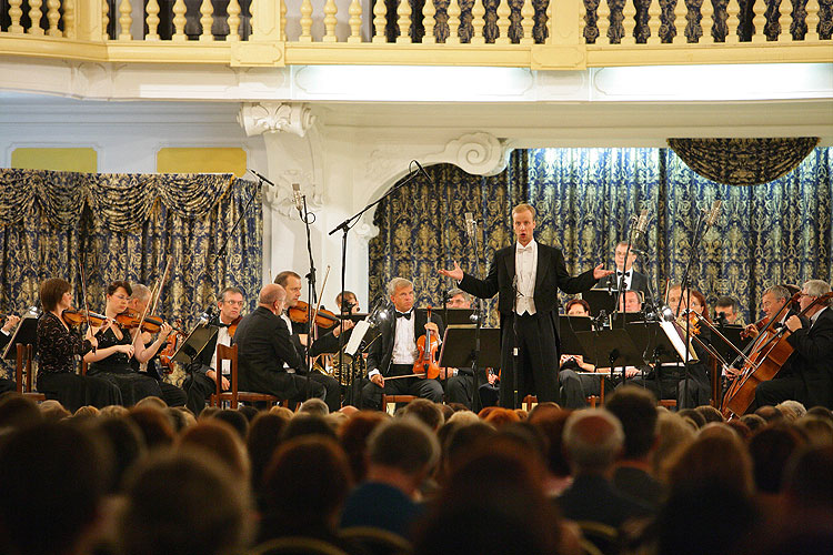 Váslav Hudeček (Geige), Petr Schöne (Baryton), Prager Kammerorchester, Schlossreitschule, 17.8.2007, Internationales Musikfestival Český Krumlov, Bildsquelle: Auviex s.r.o., Foto: Libor Sváček