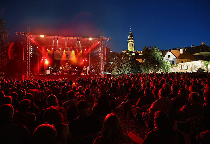 Čechomor, Pivovarská zahrada, 18.8.2007, Mezinárodní hudební festival Český Krumlov, zdroj: Auviex s.r.o., foto: Libor Sváček