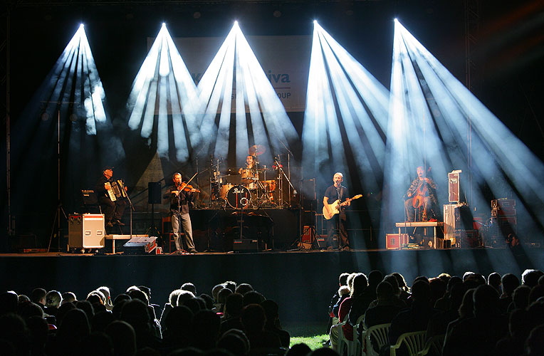 Čechomor, Brewery Garden, 18.8.2007, International Music Festival Český Krumlov, source: Auviex s.r.o., photo: Libor Sváček