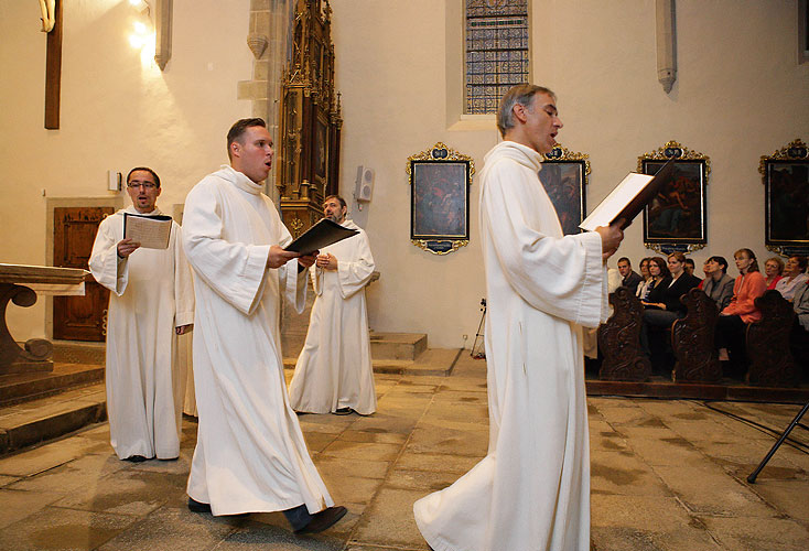 Schola Gregoriana Pragensis, Pfarrkirche Kájov, 19.8.2007, Internationales Musikfestival Český Krumlov, Bildsquelle: Auviex s.r.o., Foto: Libor Sváček